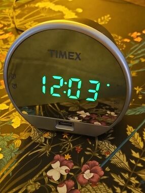 Timex Dual Digital Alarm Clock T1212 USB Charger Mirror Finish Green LED